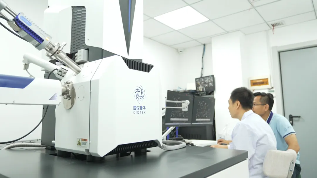 IAE CASとCIQTEKが協力し、SEM顕微鏡の高度な生物学的応用を探求